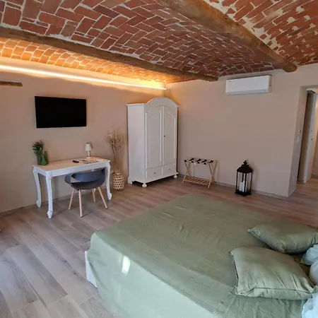 San Lorenzo Πανσιόν Tigliole
